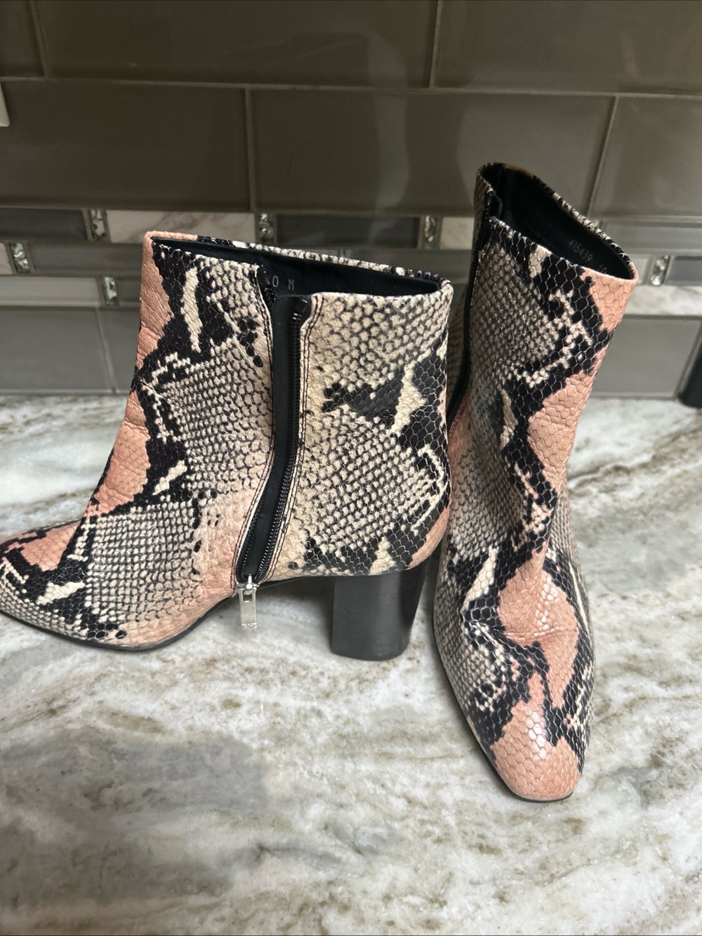 Aquatalia Florita Python Leather Snake Pink/ Black Ankle Boots Zipper Sz 10